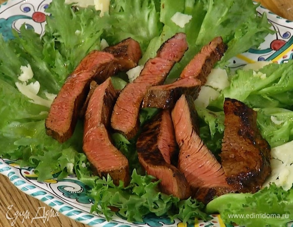Стейк на листьях салата Стейк на листьях салата