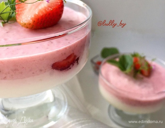Сметанный мусс с клубникой