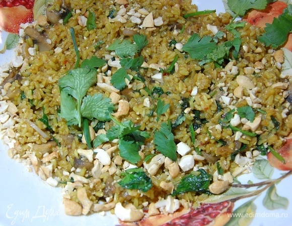 Рис с грибами, орехами и шпинатом