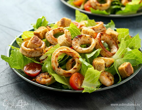 Постный «Цезарь» с кальмарами и креветками Постный «Цезарь» с кальмарами и креветками