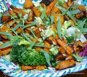 Салат с запеченным сладким картофелем, тыквой и морковью