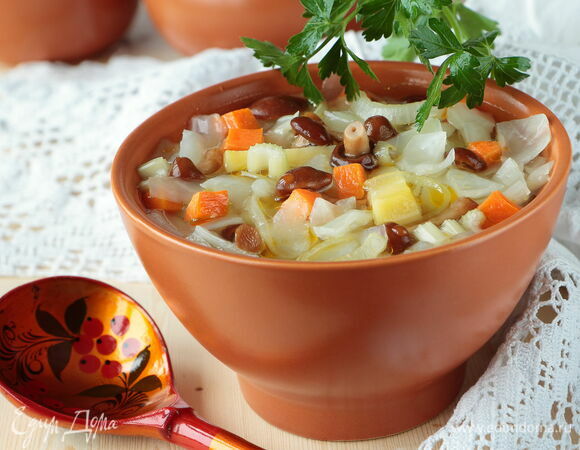 Постный суп с фасолью и грибами Постный суп с фасолью и грибами