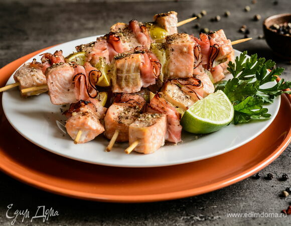 Шашлык из горбуши на мангале Шашлык из горбуши на мангале