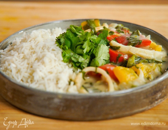 Зеленое карри с кальмарами