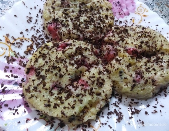 Банановый десерт с клубникой и киви Банановый десерт с клубникой и киви