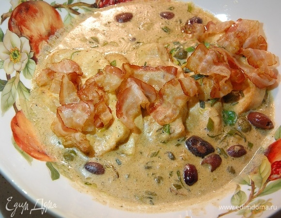 Индейка в сливочном соусе с панчеттой и розмарином 