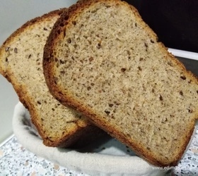 Цельнозерновой хлеб с пажитником и семенами льна