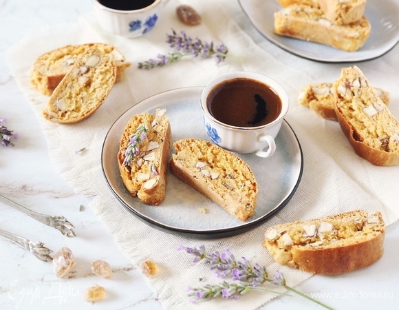 Бискотти с лавандой, белым шоколадом и миндалем