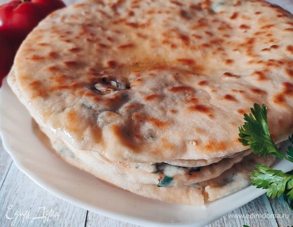 Лепешки с творогом, брынзой и зеленью