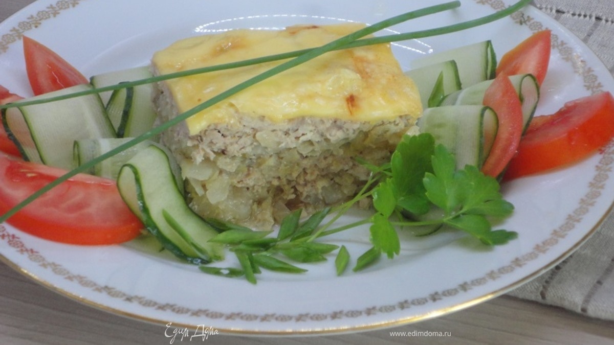 Запеканка из индейки с капустой и сыром