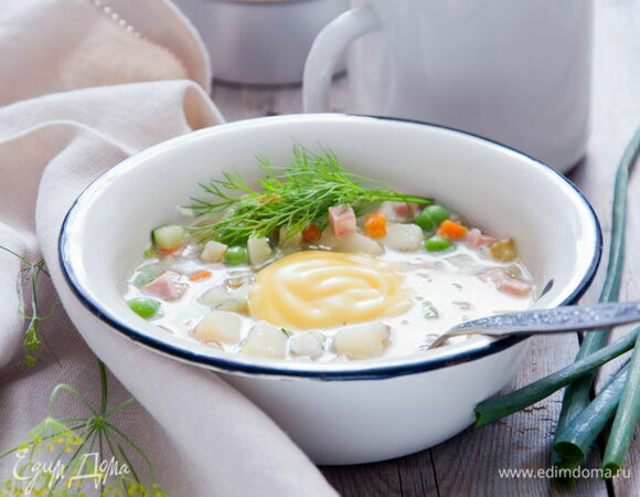 Окрошка с горошком и свежими огурцами