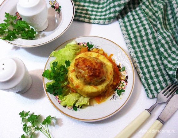 Фаршированные кабачки на овощной подушке Фаршированные кабачки на овощной подушке