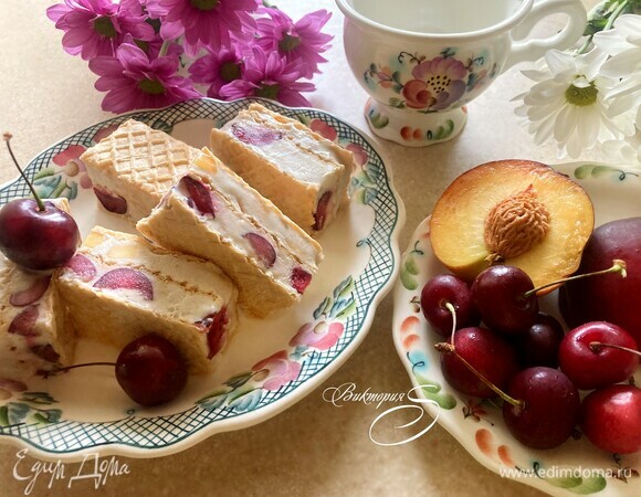 Мороженое-сэндвич со свежими фруктами