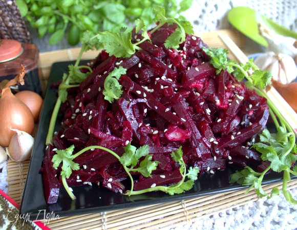 Свекольно-луковый салат