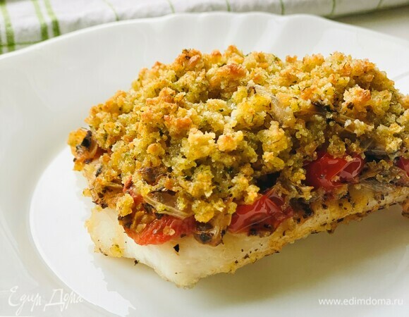 Судак с соусом сальса под хлебной корочкой