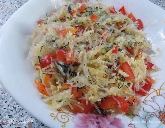 Фунчоза с перцем и яйцом Фунчоза с перцем и яйцом