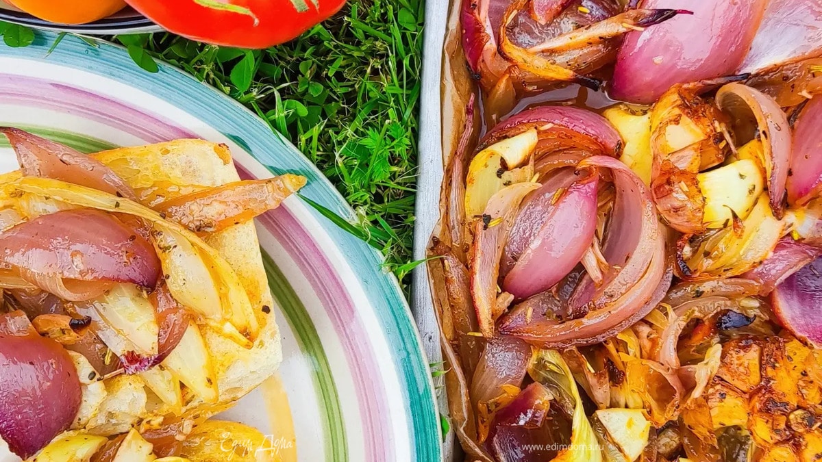 Закуска из запеченного лука и чеснока