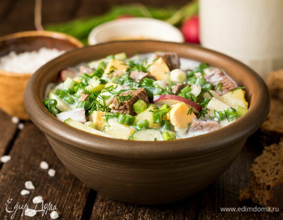 Окрошка со свининой и жареной картошкой