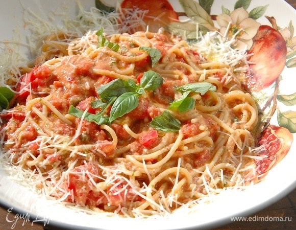 Спагетти с анчоусами, каперсами и миндалем Спагетти с анчоусами, каперсами и миндалем