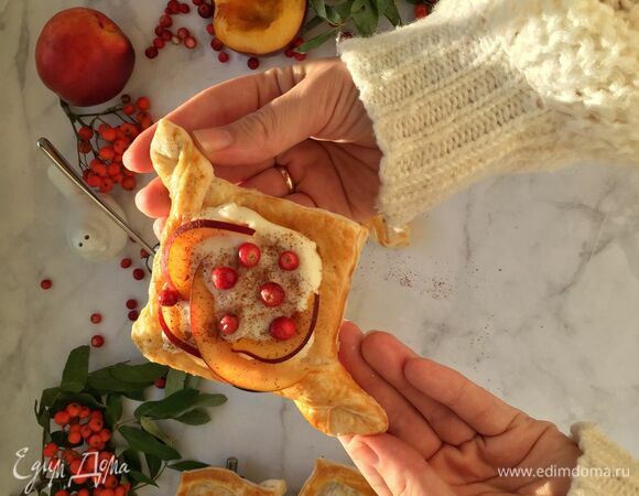 Слойки с нектаринами Слойки с нектаринами