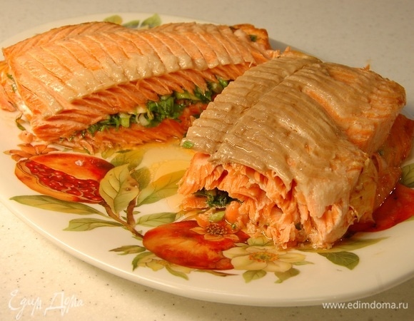 Семга, фаршированная зеленью