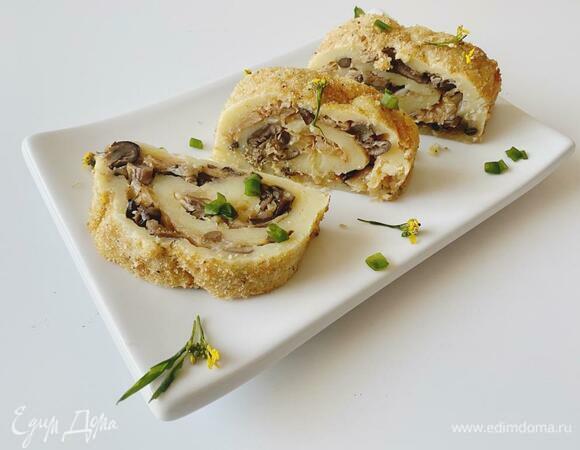 Рулет картофельный с капустой и грибами