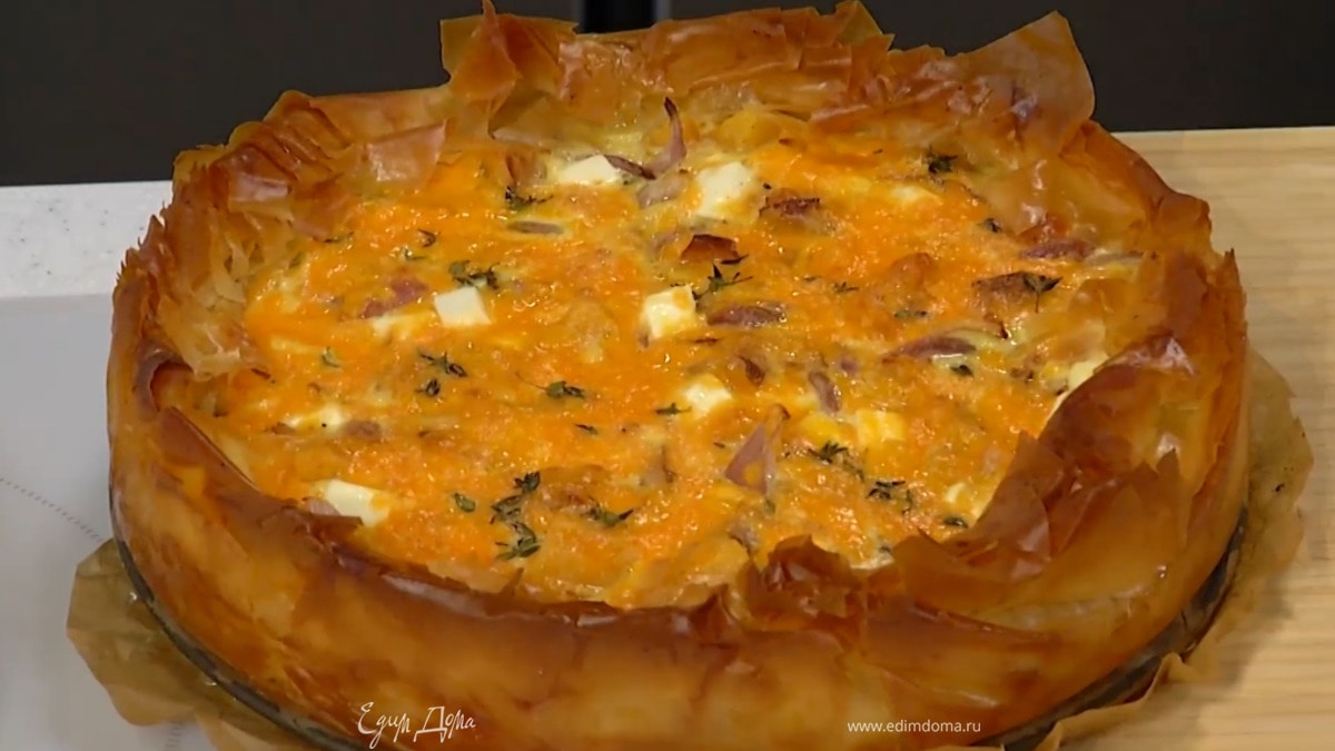 Пирог с тыквой, беконом и чеддером