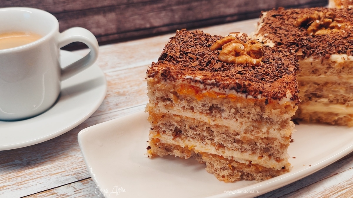 Ореховое пирожное с заварным кремом