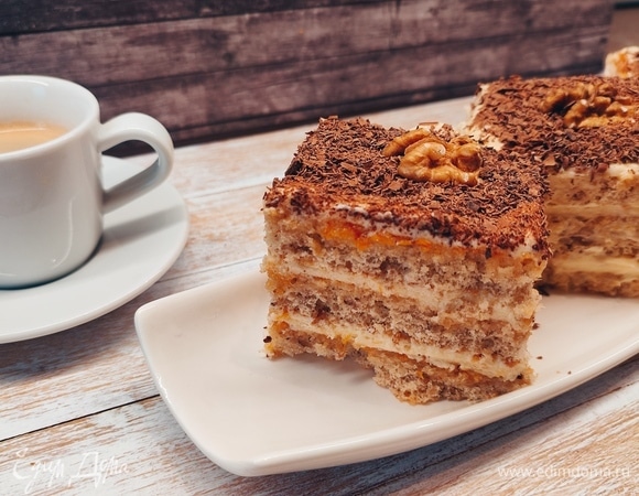 Ореховое пирожное с заварным кремом