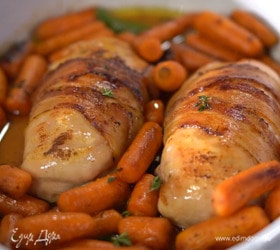 Фаршированные куриные грудки с беконом и морковью