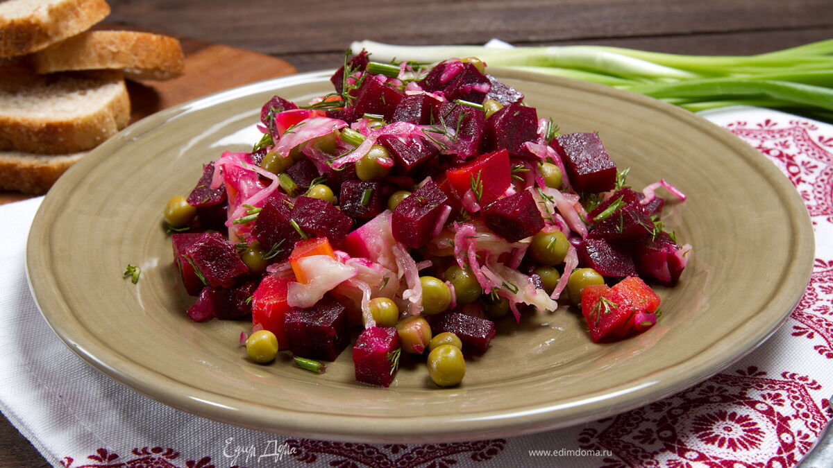 Винегрет с капустой и горошком