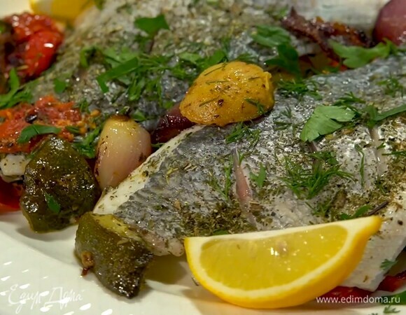 Дорада в специях на подушке из овощей 