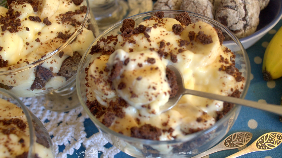 Пудинг с бананами и печеньем