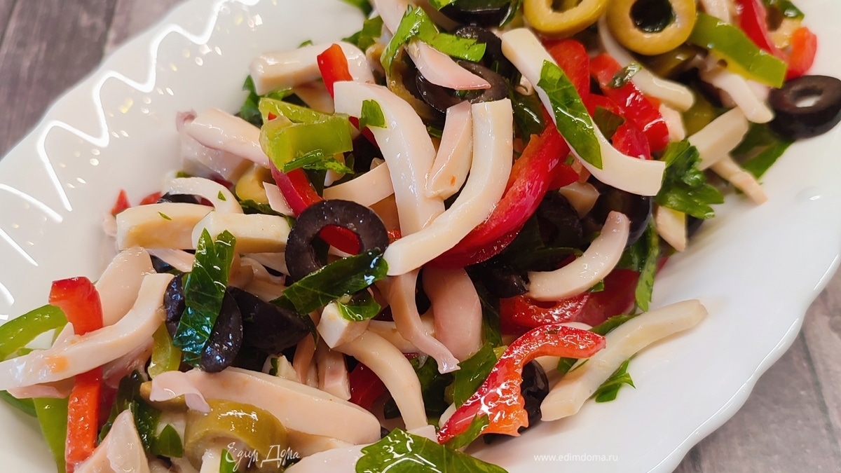 Салат из кальмаров со сладким перцем