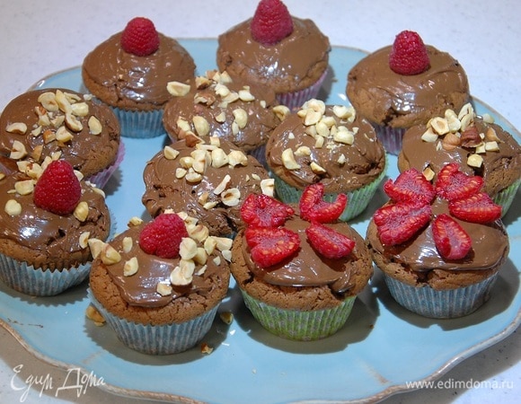 Шоколадные кексы с малиной и фундуком Шоколадные кексы с малиной и фундуком