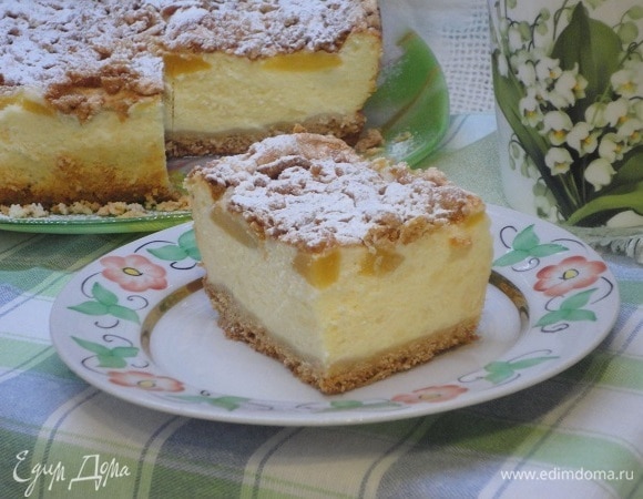 Творожный пирог с персиками