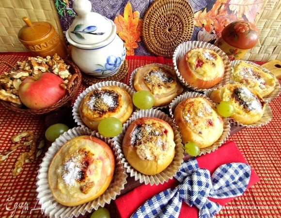 Яблоки, запеченные с творогом и орехами Яблоки, запеченные с творогом и орехами
