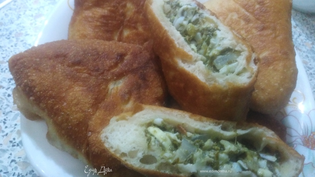 Жареные пирожки с щавелем