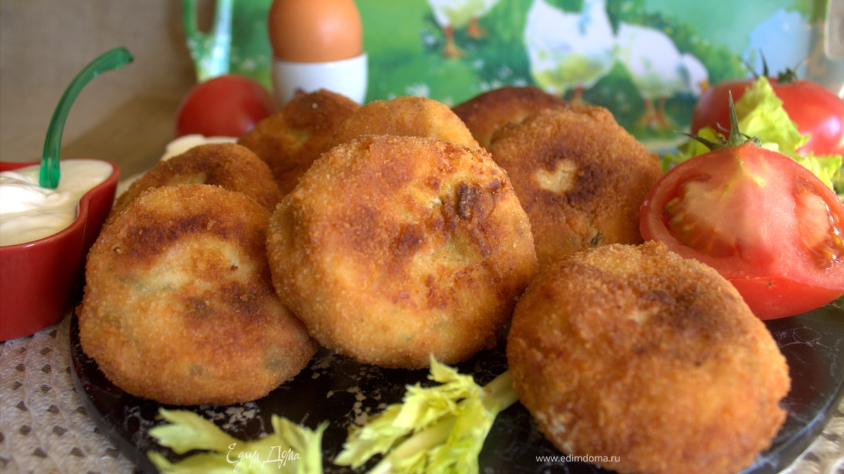 Картофельные бомбочки с сыром и колбасой