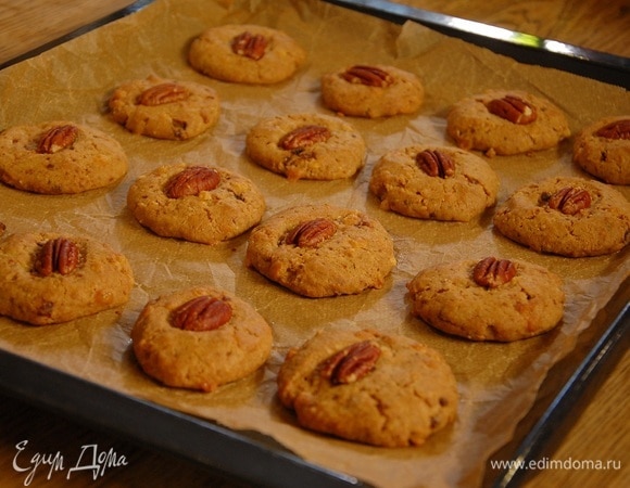 Печенье с белым шоколадом и орехами пекан