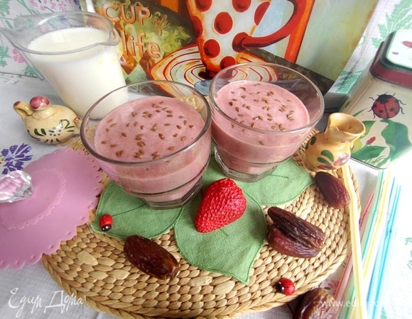 Кефирный смузи с клубникой Кефирный смузи с клубникой