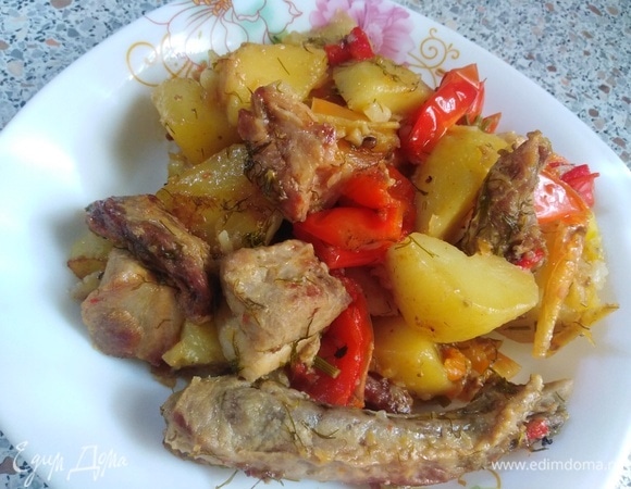 Грудинка свиная с болгарским перцем и картофелем