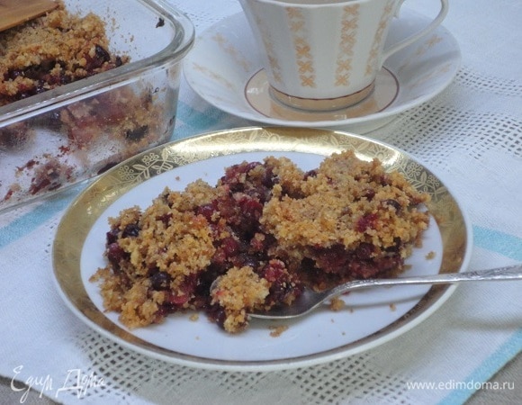 Пряный крамбл со смородиной Пряный крамбл со смородиной
