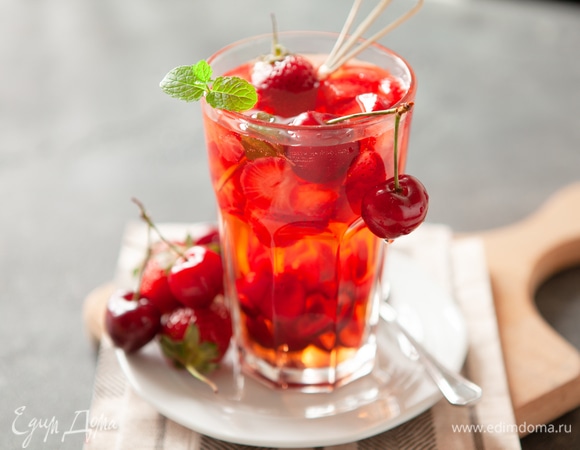 Компот из клубники и черешни на зиму Компот из клубники и черешни на зиму