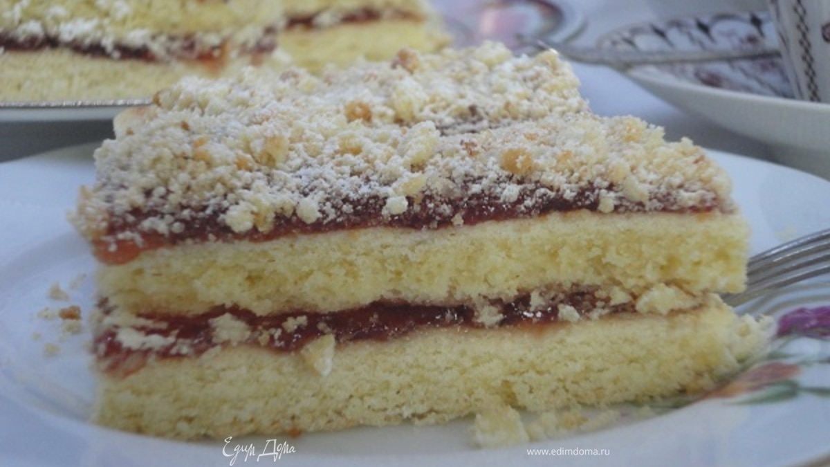 Песочные пирожные с клубничным джемом