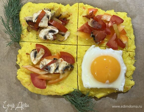 Тосты из поленты с сыром и овощами