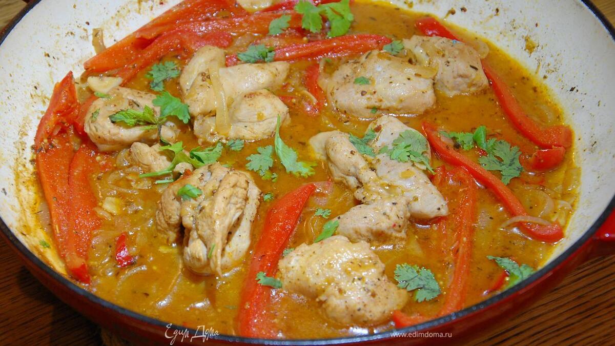 Индейка со сладким перцем в соусе из чатни и горчицы