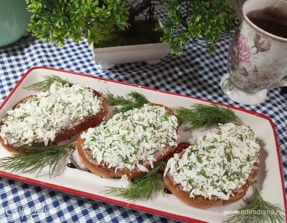 Бутерброды с паштетом и яйцом Бутерброды с паштетом и яйцом