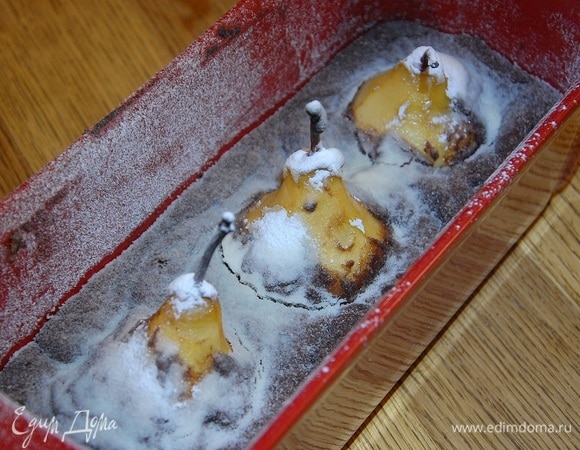 Шоколадно-миндальный кекс с томлеными грушами Шоколадно-миндальный кекс с томлеными грушами