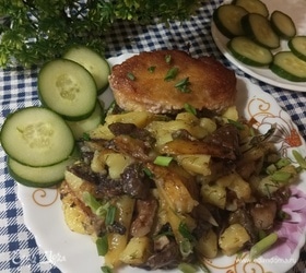 Картошка с грудинкой и грибами